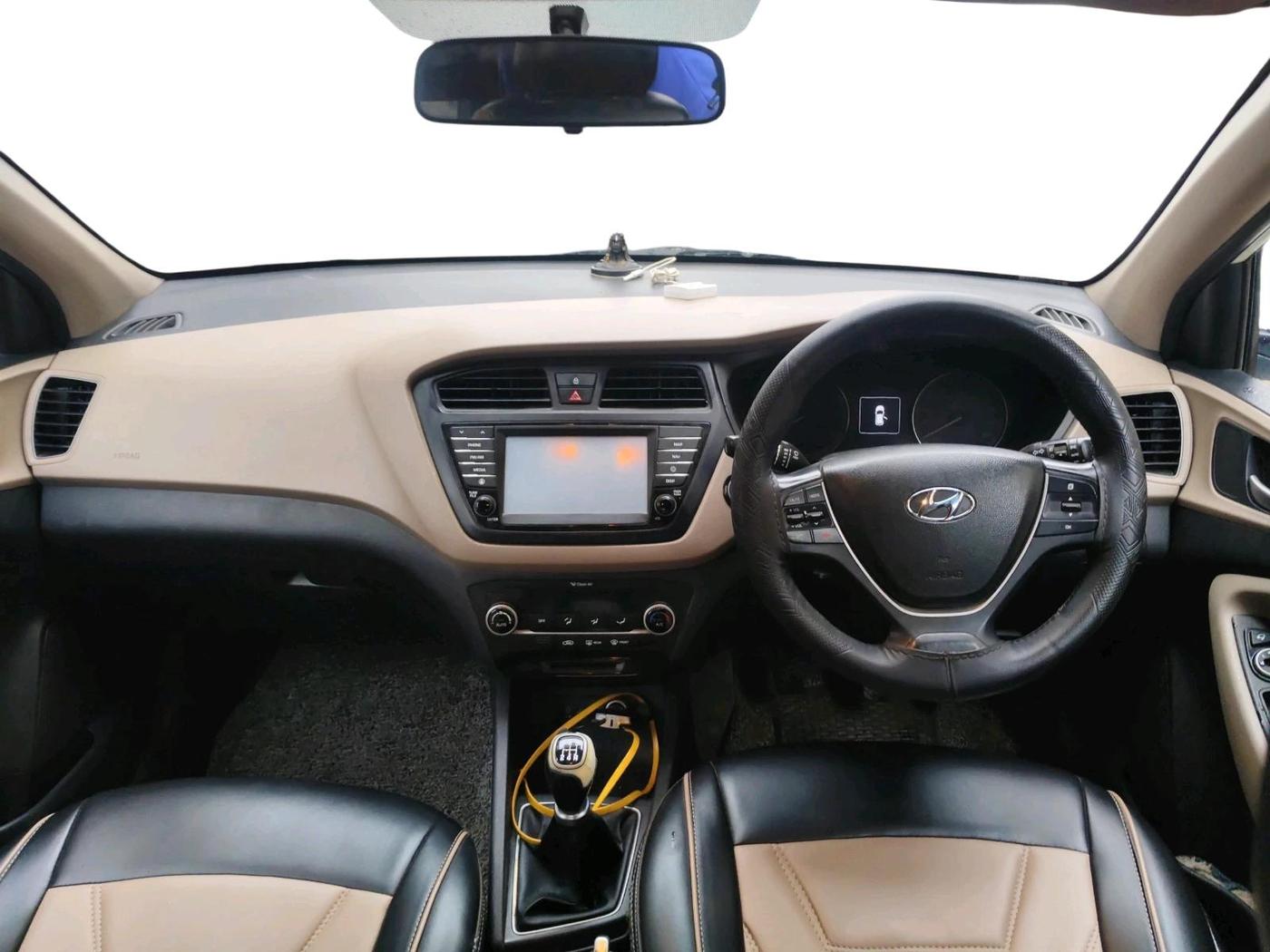 2016 Hyundai Elite i20 ASTA 1.2 (O), Petrol, Manual, 1,45,055 km, interior
