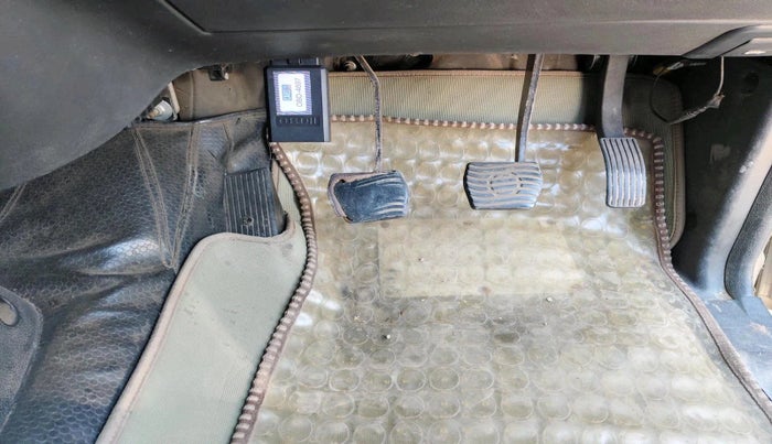 2009 Mahindra Xylo E8, Diesel, Manual, 1,55,023 km, interior