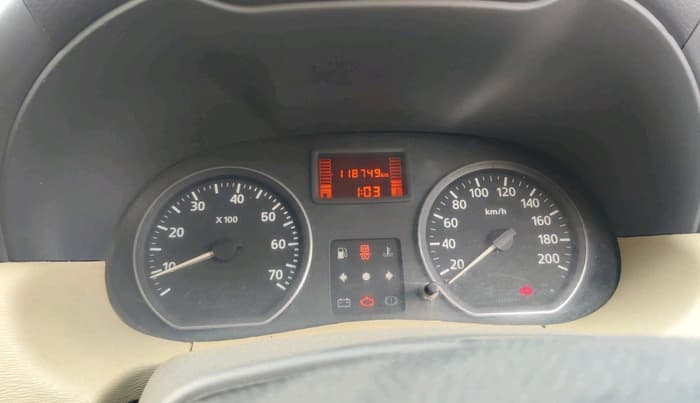 2014 Nissan Terrano XV D THP 110 PS, Diesel, Manual, 1,18,749 km, interior