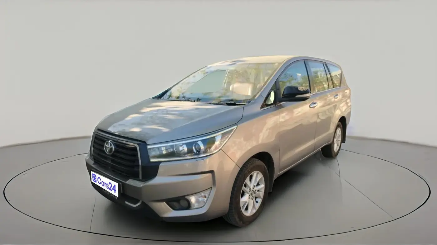 2017 Toyota Innova Crysta 2.4 VX 7 STR, Diesel, Manual, 1,40,488 km, exterior