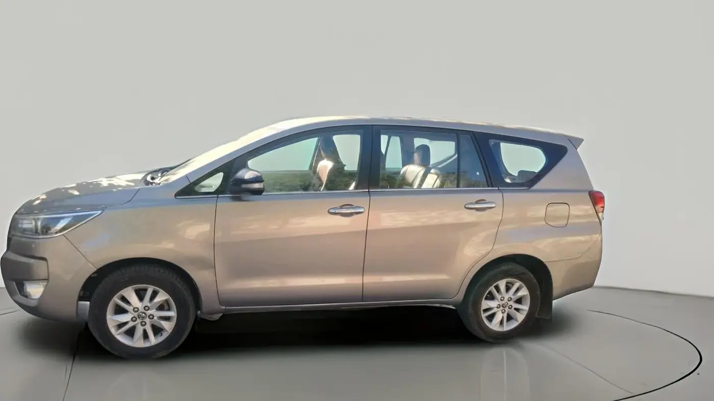 2017 Toyota Innova Crysta 2.4 VX 7 STR, Diesel, Manual, 1,40,488 km, exterior