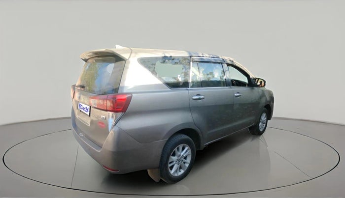 2017 Toyota Innova Crysta 2.4 VX 7 STR, Diesel, Manual, 1,40,488 km, exterior