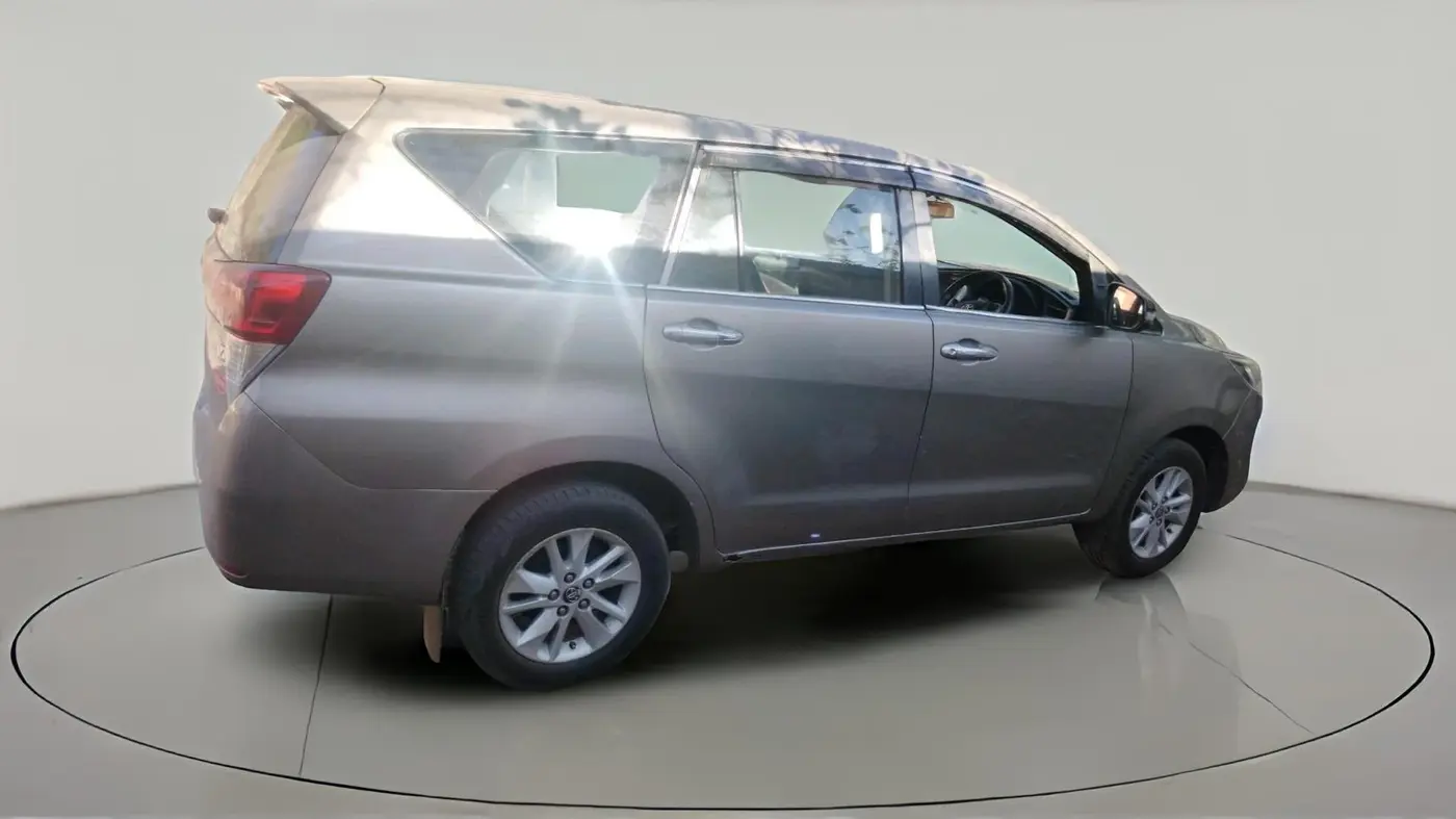 2017 Toyota Innova Crysta 2.4 VX 7 STR, Diesel, Manual, 1,40,488 km, exterior