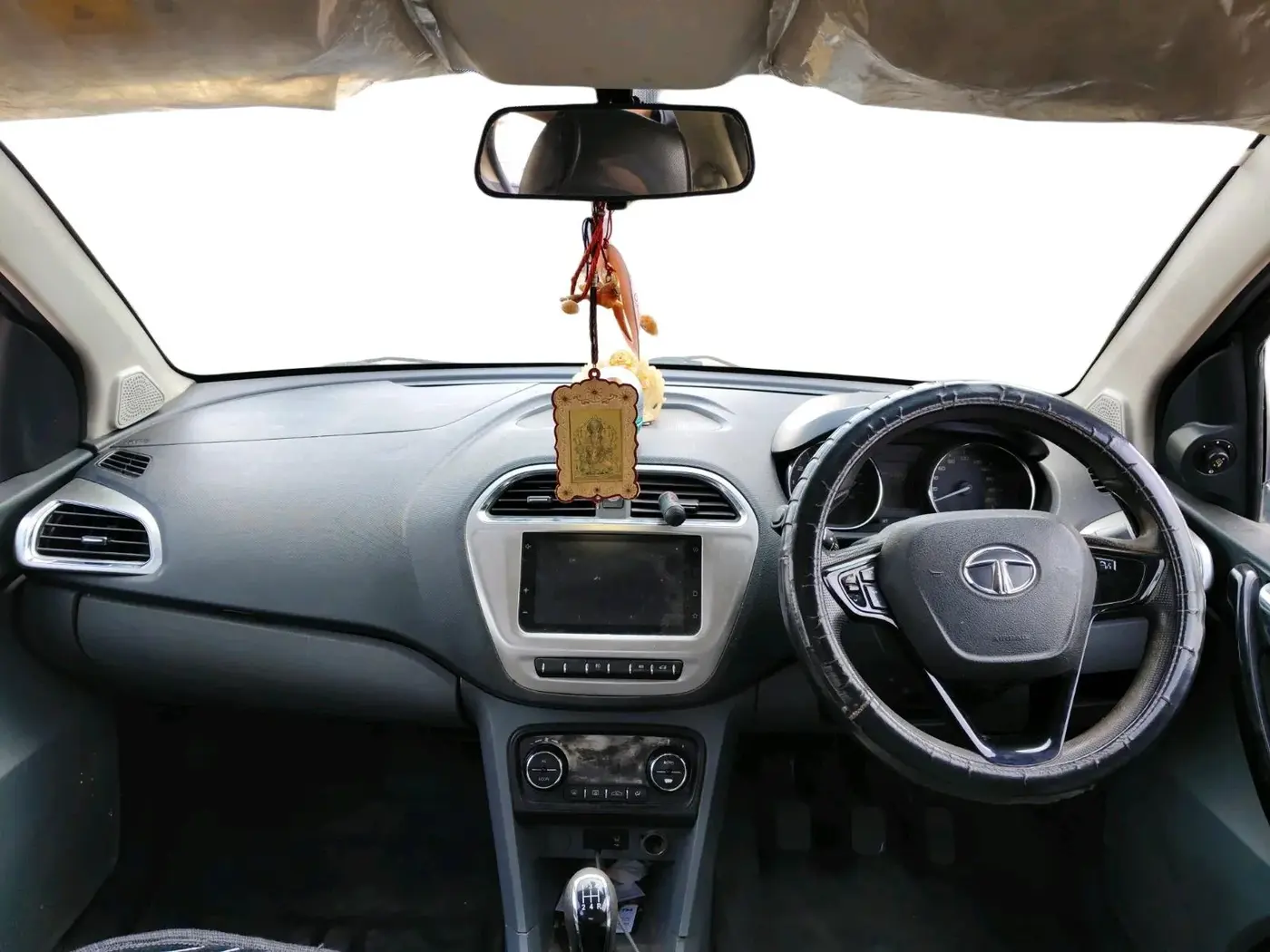 2018 Tata TIGOR XZ PLUS PETROL, Petrol, Manual, 1,63,053 km, interior