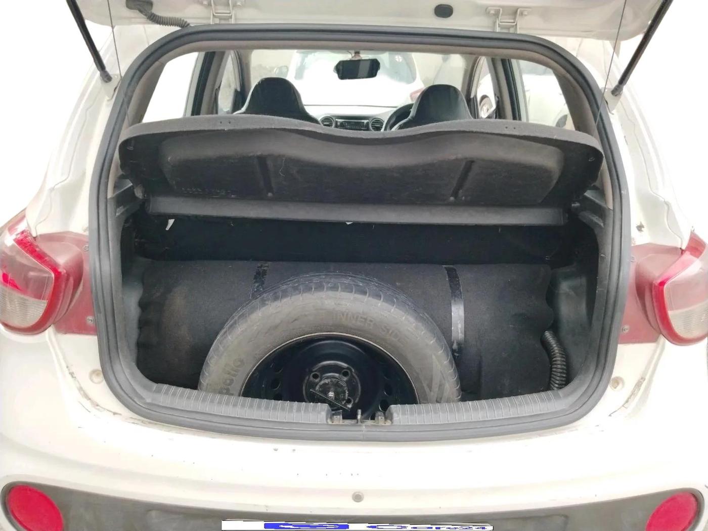 2017 Hyundai Grand i10 MAGNA 1.2 KAPPA VTVT, CNG, Manual, 1,29,842 km, exterior