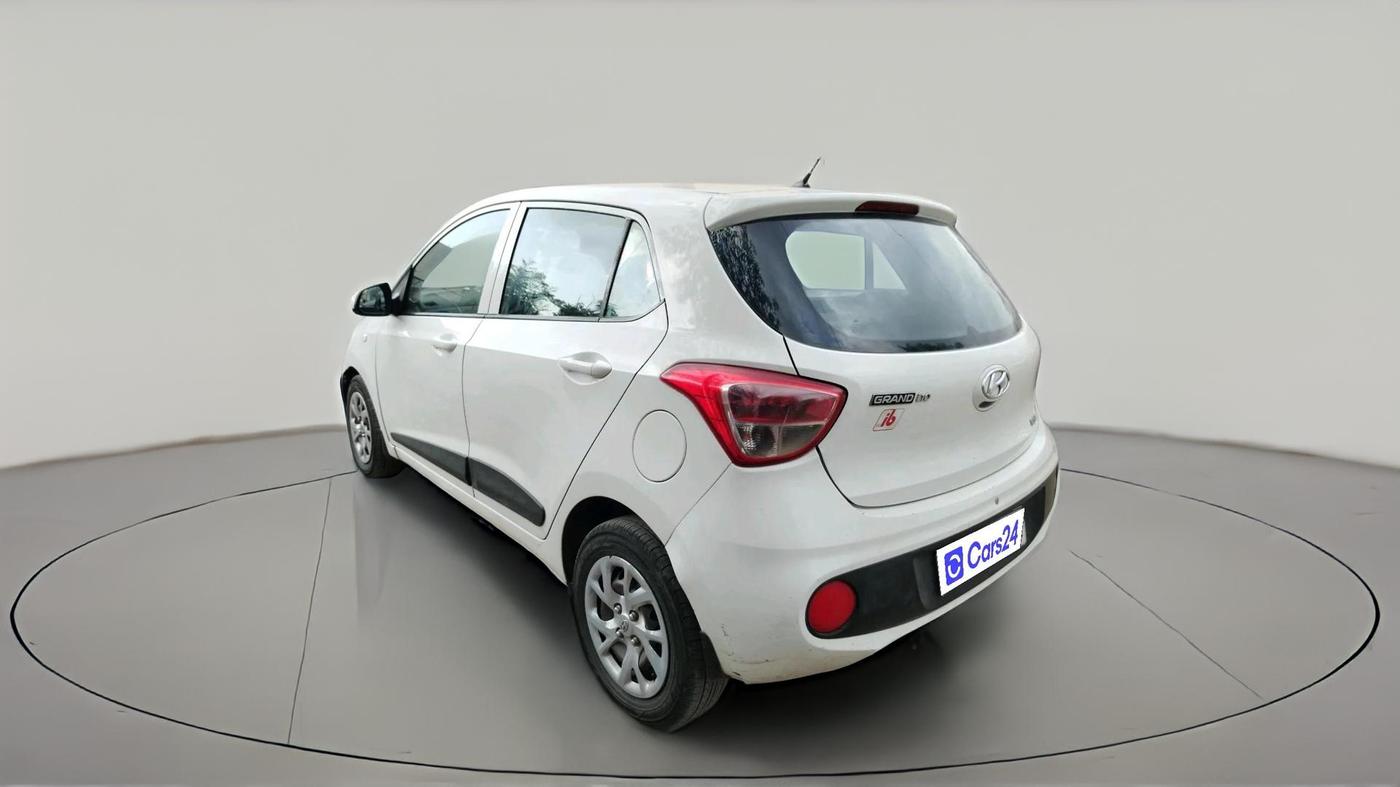 2017 Hyundai Grand i10 MAGNA 1.2 KAPPA VTVT, CNG, Manual, 1,29,842 km, exterior