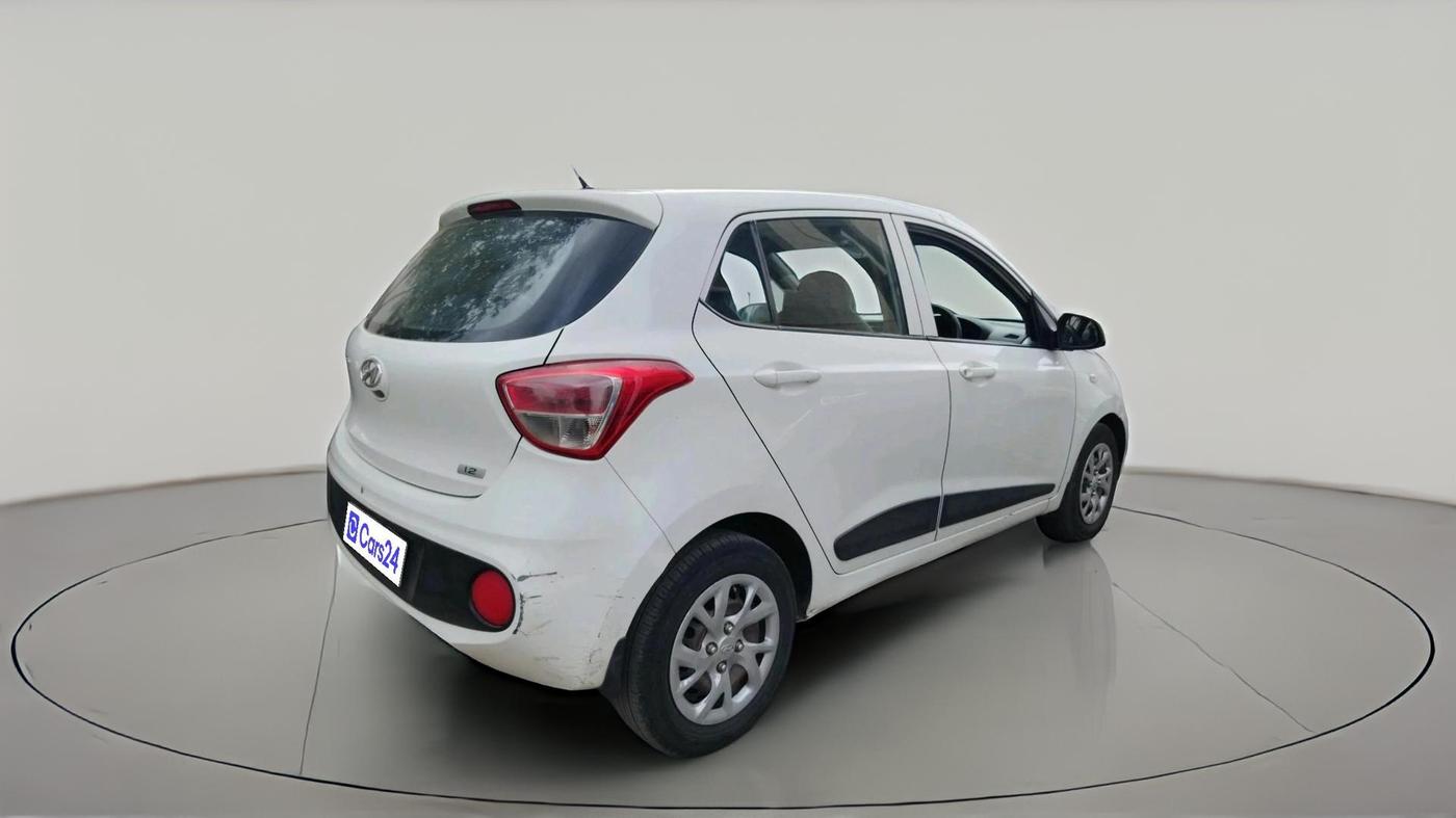 2017 Hyundai Grand i10 MAGNA 1.2 KAPPA VTVT, CNG, Manual, 1,29,842 km, exterior