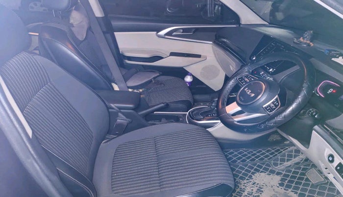 2022 KIA CARENS PRESTIGE PLUS 1.4 PETROL DCT 7 STR, Petrol, Automatic, 41,229 km, interior