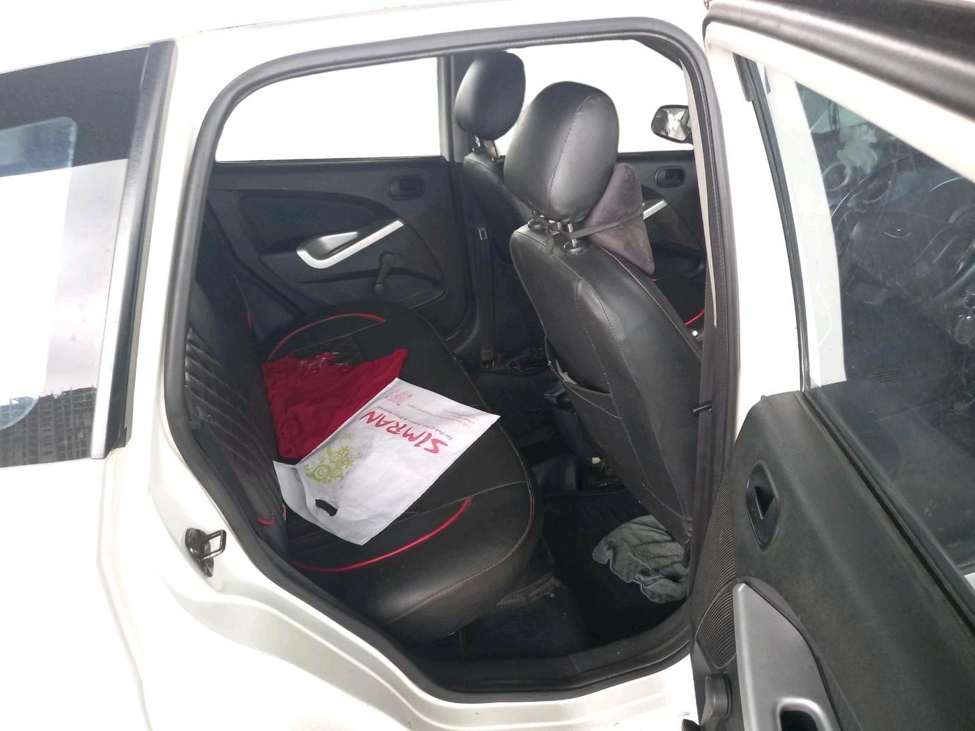 2014 Ford Figo TITANIUM 1.4 DIESEL, Diesel, Manual, 2,24,839 km, interior