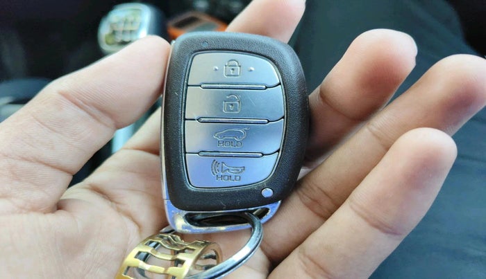 2019 Hyundai VENUE SX 1.0 (O) TURBO, Petrol, Manual, 70,574 km, interior