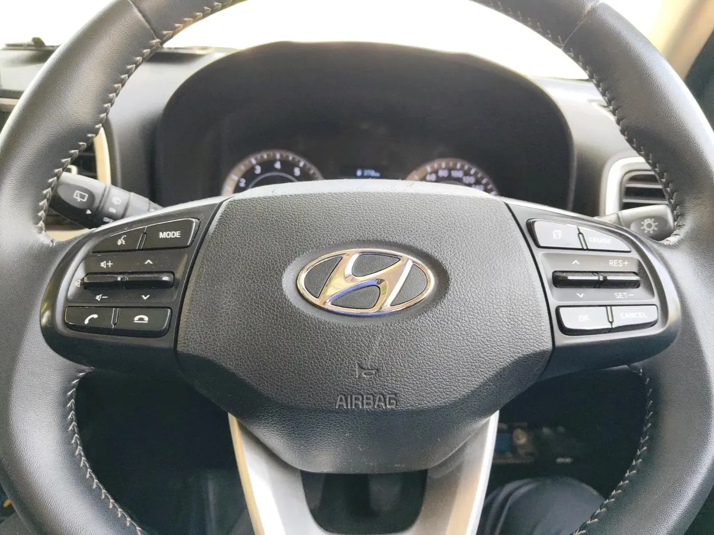 2019 Hyundai VENUE SX 1.0 (O) TURBO, Petrol, Manual, 70,574 km, interior