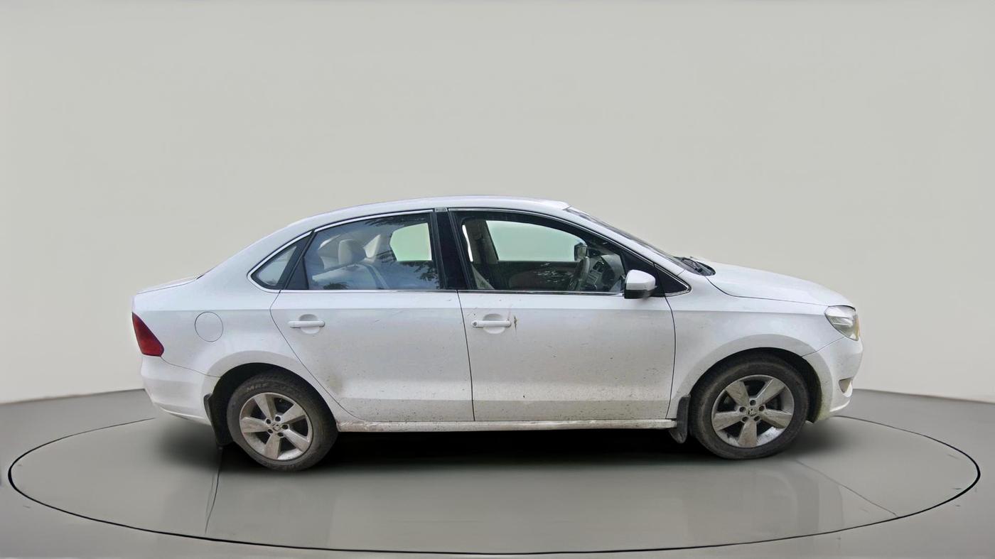 2016 Skoda Rapid 1.5 TDI CR STYLE PLUS AT, Diesel, Automatic, 1,22,174 km, exterior