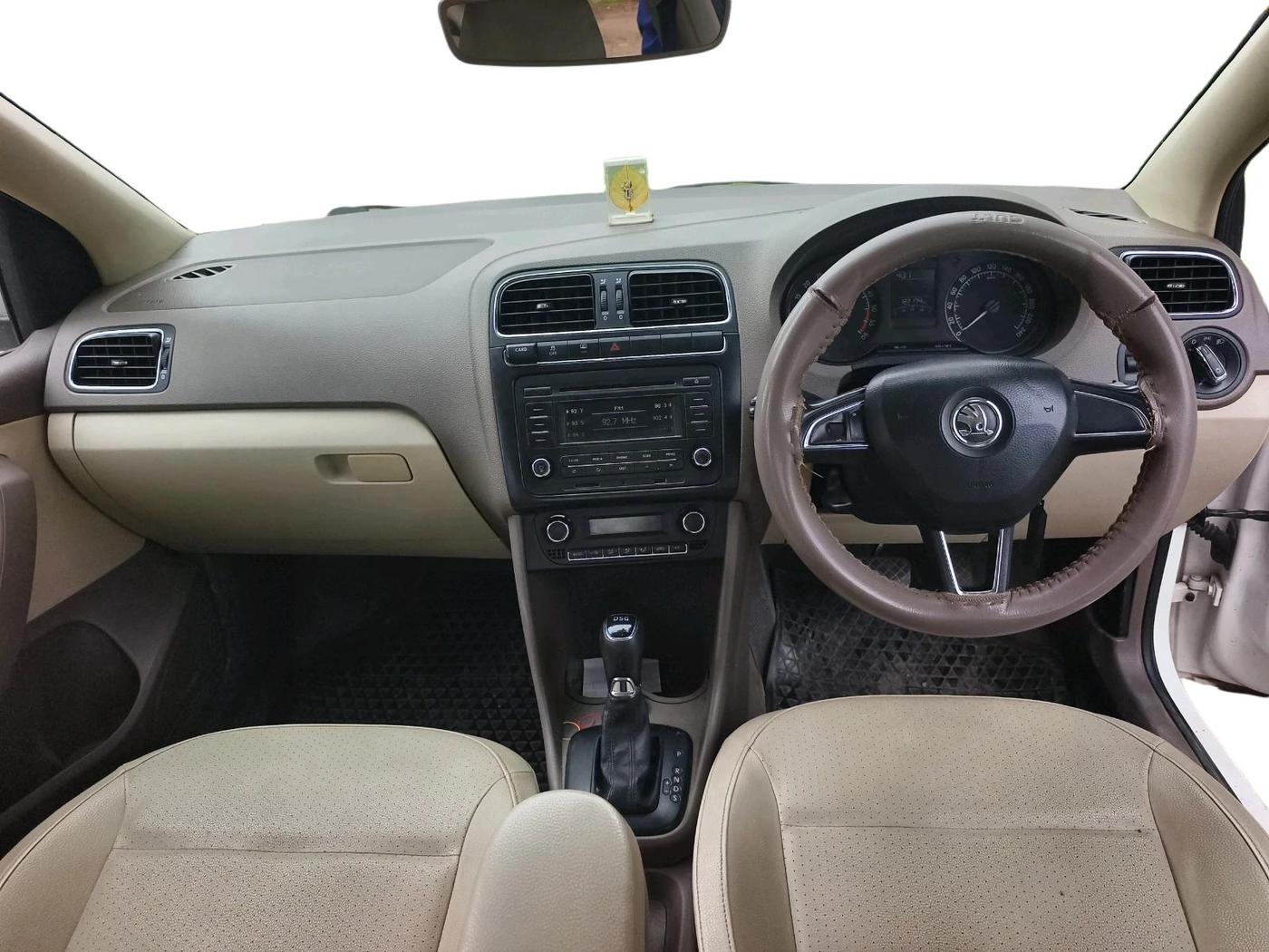 2016 Skoda Rapid 1.5 TDI CR STYLE PLUS AT, Diesel, Automatic, 1,22,174 km, interior