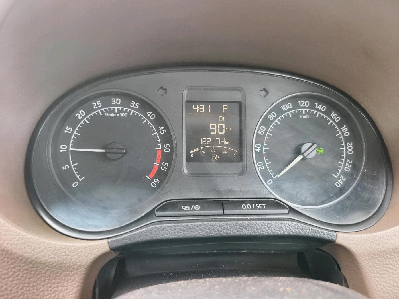 2016 Skoda Rapid 1.5 TDI CR STYLE PLUS AT, Diesel, Automatic, 1,22,174 km, interior