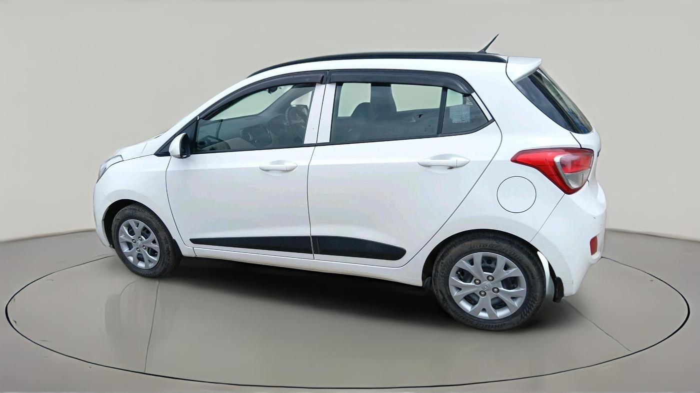 2016 Hyundai Grand i10 SPORTZ 1.2 KAPPA VTVT, CNG, Manual, 1,01,291 km, exterior