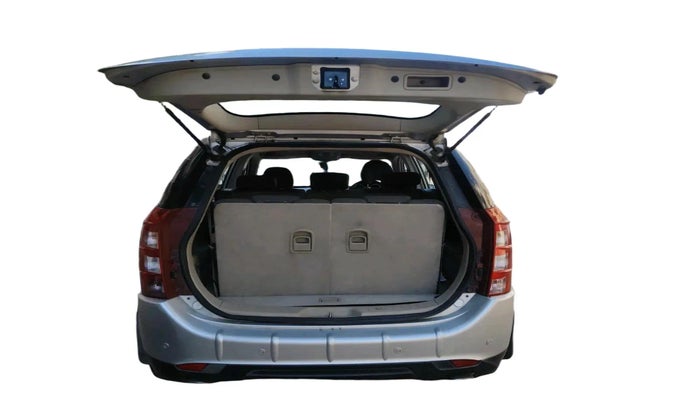 2017 Mahindra XUV500 W6, Diesel, Manual, 1,05,349 km, exterior