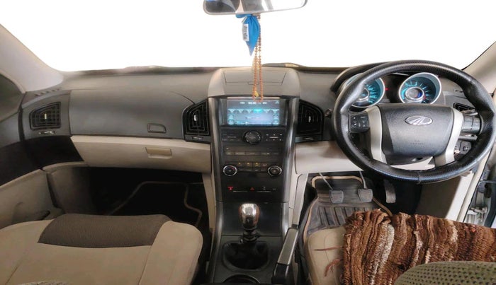 2017 Mahindra XUV500 W6, Diesel, Manual, 1,05,349 km, interior
