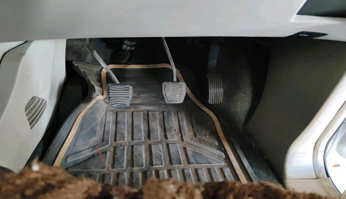 2017 Mahindra XUV500 W6, Diesel, Manual, 1,05,349 km, interior