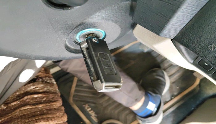 2017 Mahindra XUV500 W6, Diesel, Manual, 1,05,349 km, interior