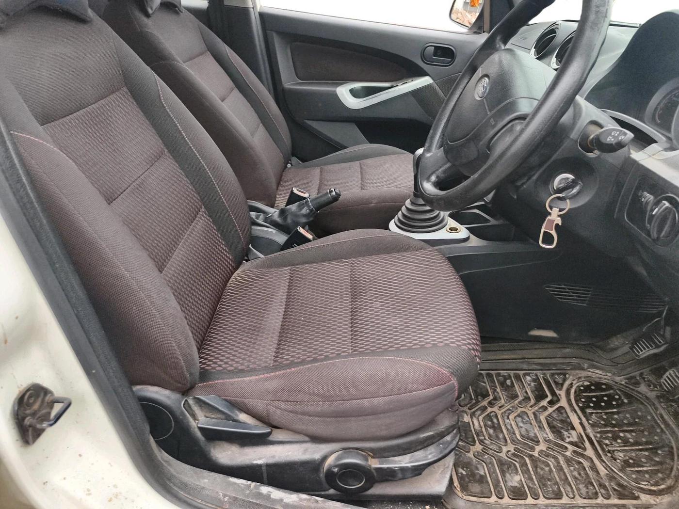 2011 Ford Figo ZXI 1.4 DIESEL, Diesel, Manual, 1,11,654 km, interior