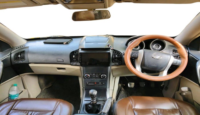 2016 Mahindra XUV500 W6, Diesel, Manual, 1,13,039 km, interior