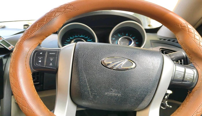 2016 Mahindra XUV500 W6, Diesel, Manual, 1,13,039 km, interior