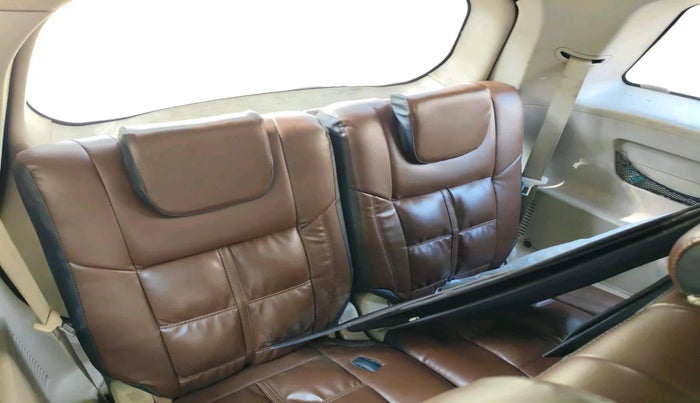 2016 Mahindra XUV500 W6, Diesel, Manual, 1,13,039 km, interior