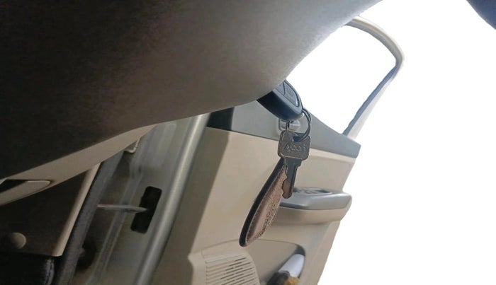 2020 Renault TRIBER RXT, CNG, Manual, 95,238 km, interior