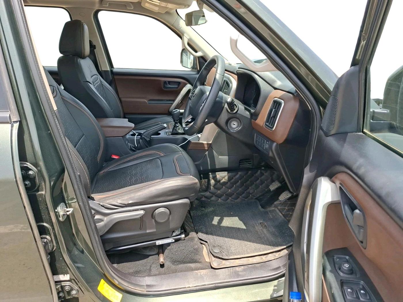 2023 Mahindra SCORPIO-N Z6 DIESEL MT 2WD 7 STR, Diesel, Manual, 66,803 km, interior