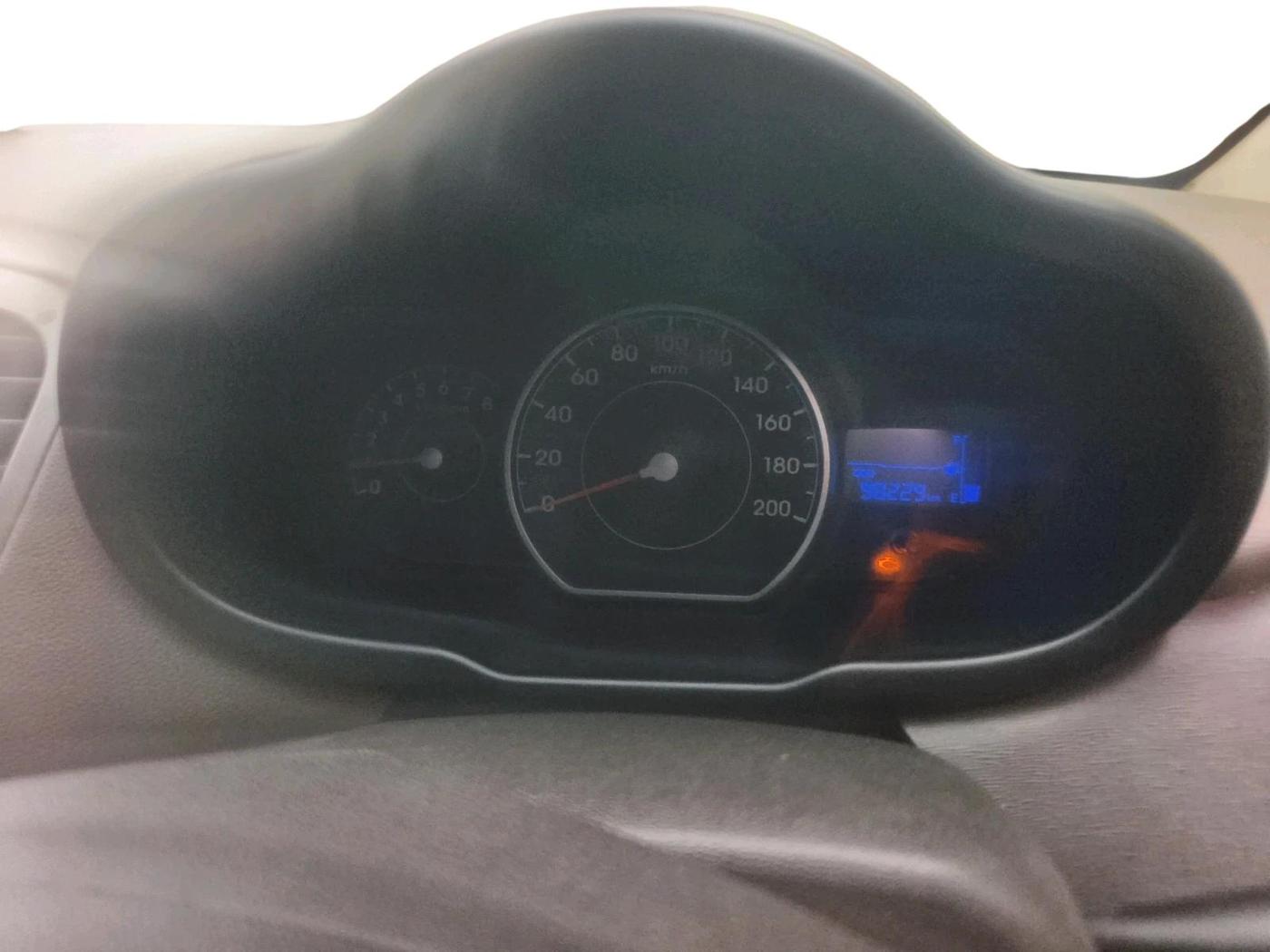 2011 Hyundai i10 MAGNA 1.2, CNG, Manual, 98,229 km, interior