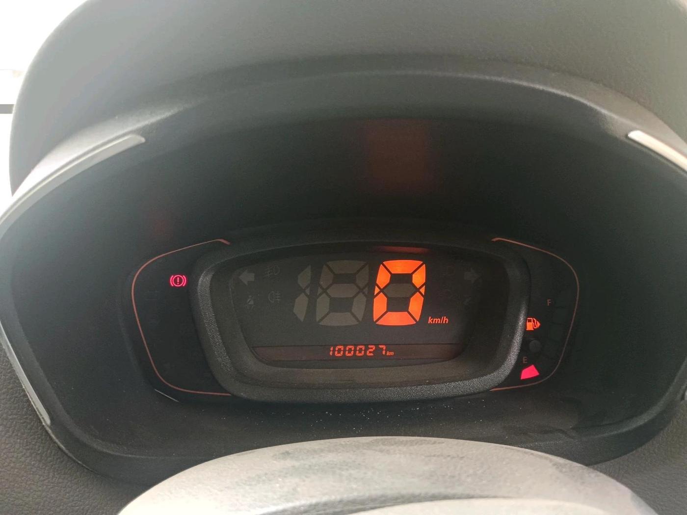 2016 Renault Kwid RXT 0.8, Petrol, Manual, 1,00,027 km, interior