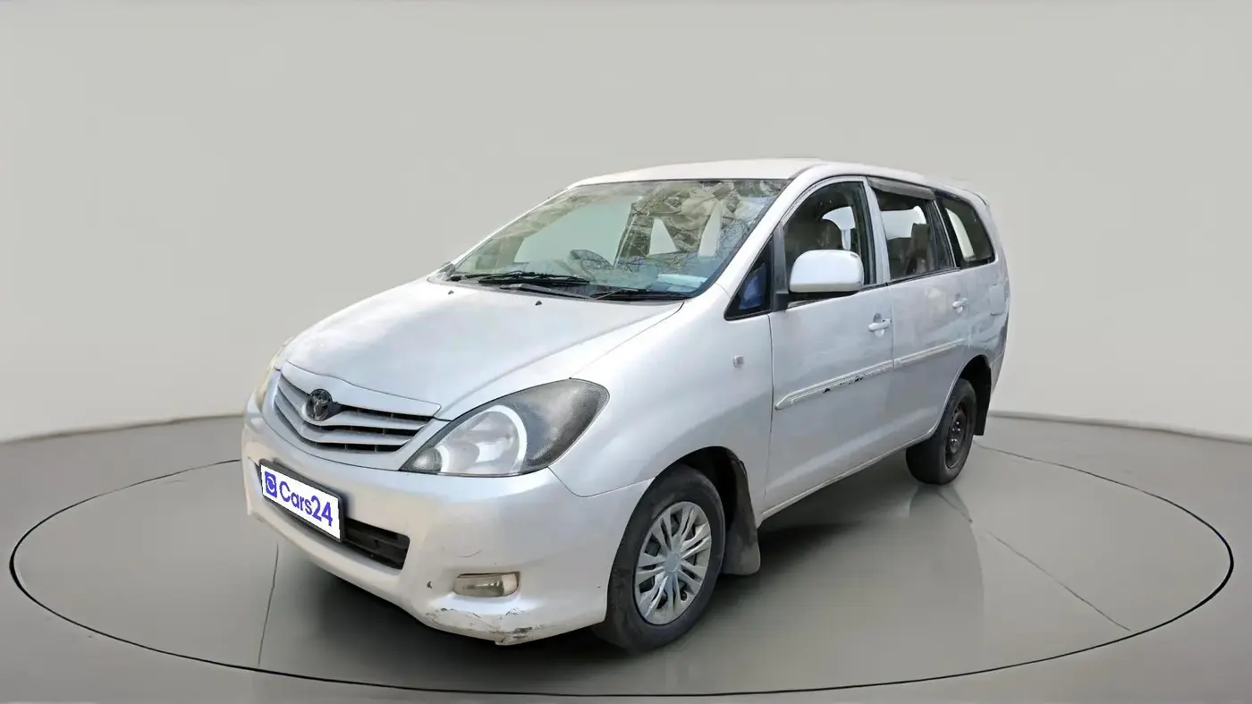 2011 Toyota Innova 2.5 G2 8STR, Diesel, Manual, 2,69,922 km, exterior
