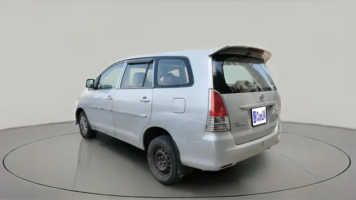 2011 Toyota Innova 2.5 G2 8STR, Diesel, Manual, 2,69,922 km, exterior