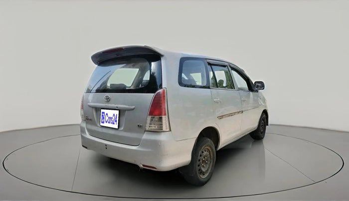 2011 Toyota Innova 2.5 G2 8STR, Diesel, Manual, 2,69,922 km, exterior