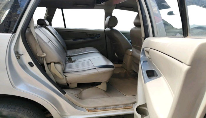 2011 Toyota Innova 2.5 G2 8STR, Diesel, Manual, 2,69,922 km, interior