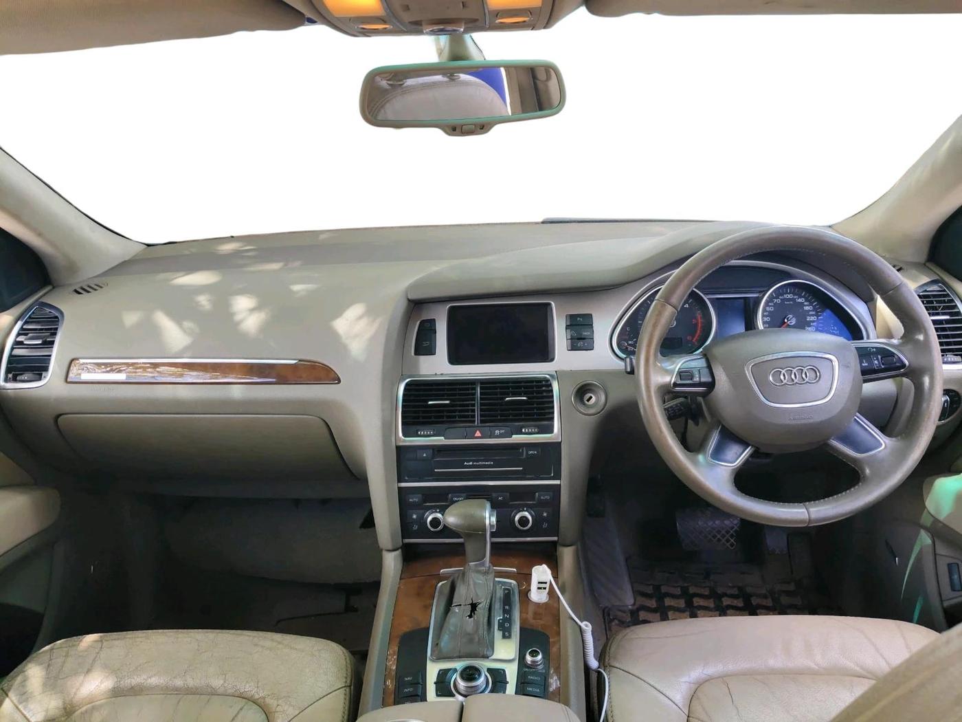 2012 Audi Q7 3.0 TDI QUATTRO, Diesel, Automatic, 1,29,598 km, interior