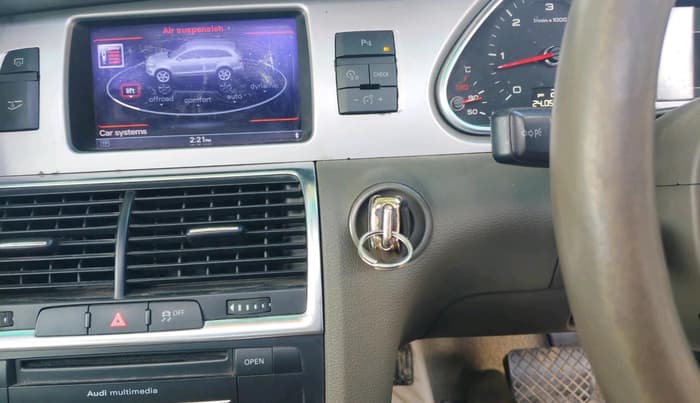 2012 Audi Q7 3.0 TDI QUATTRO, Diesel, Automatic, 1,29,598 km, interior