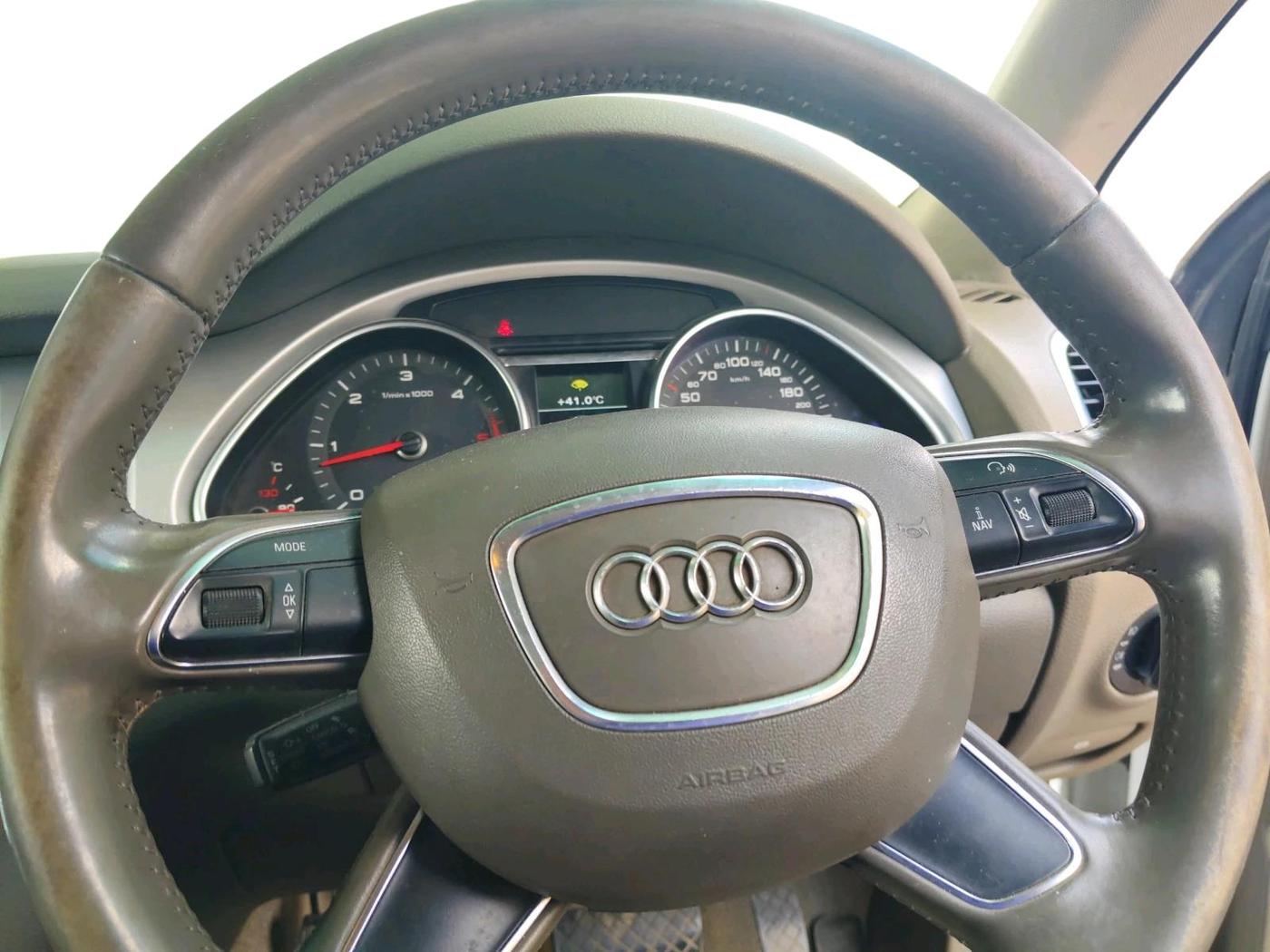 2012 Audi Q7 3.0 TDI QUATTRO, Diesel, Automatic, 1,29,598 km, interior
