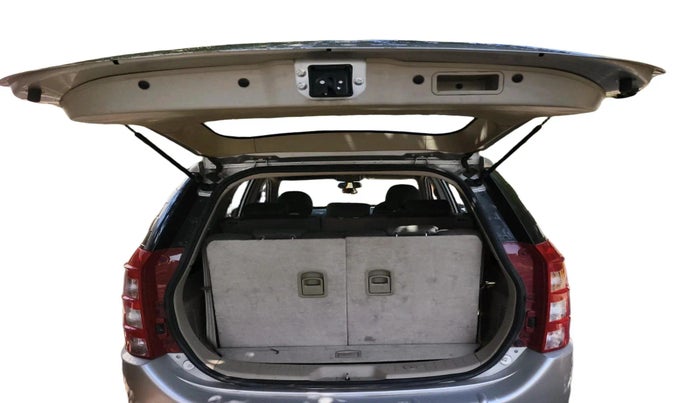 2017 Mahindra XUV500 W6, Diesel, Manual, 39,429 km, exterior