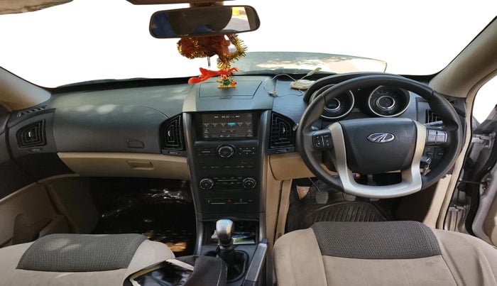 2017 Mahindra XUV500 W6, Diesel, Manual, 39,429 km, interior
