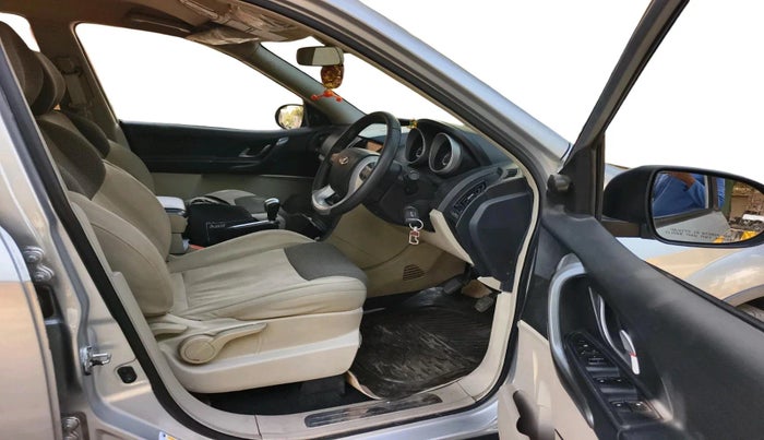 2017 Mahindra XUV500 W6, Diesel, Manual, 39,429 km, interior