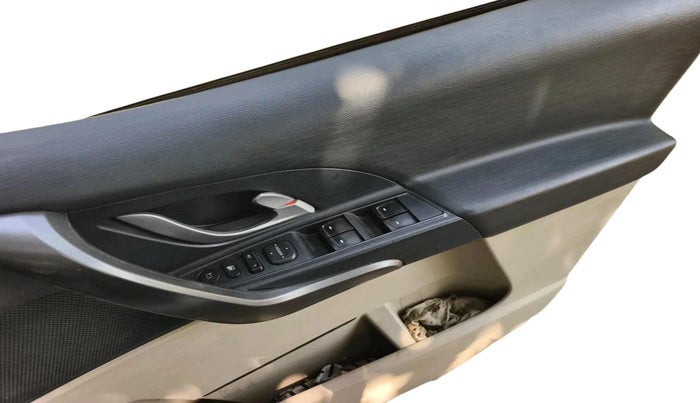 2017 Mahindra XUV500 W6, Diesel, Manual, 39,429 km, interior