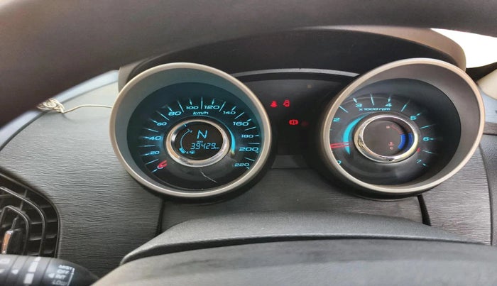 2017 Mahindra XUV500 W6, Diesel, Manual, 39,429 km, interior