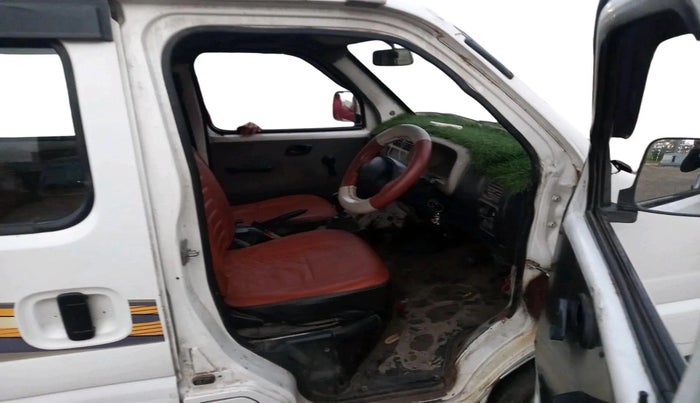 2017 Maruti Eeco 5 STR, CNG, Manual, 3,72,986 km, interior