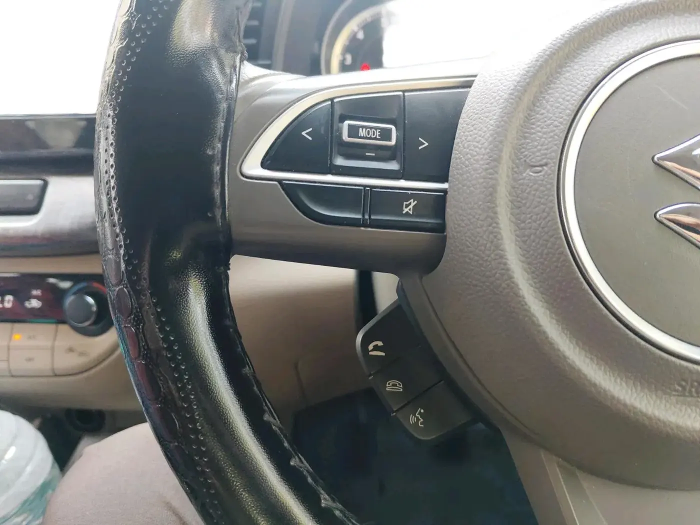 2025 Maruti Ertiga ZXI (O) CNG, CNG, Manual, 1,07,743 km, interior