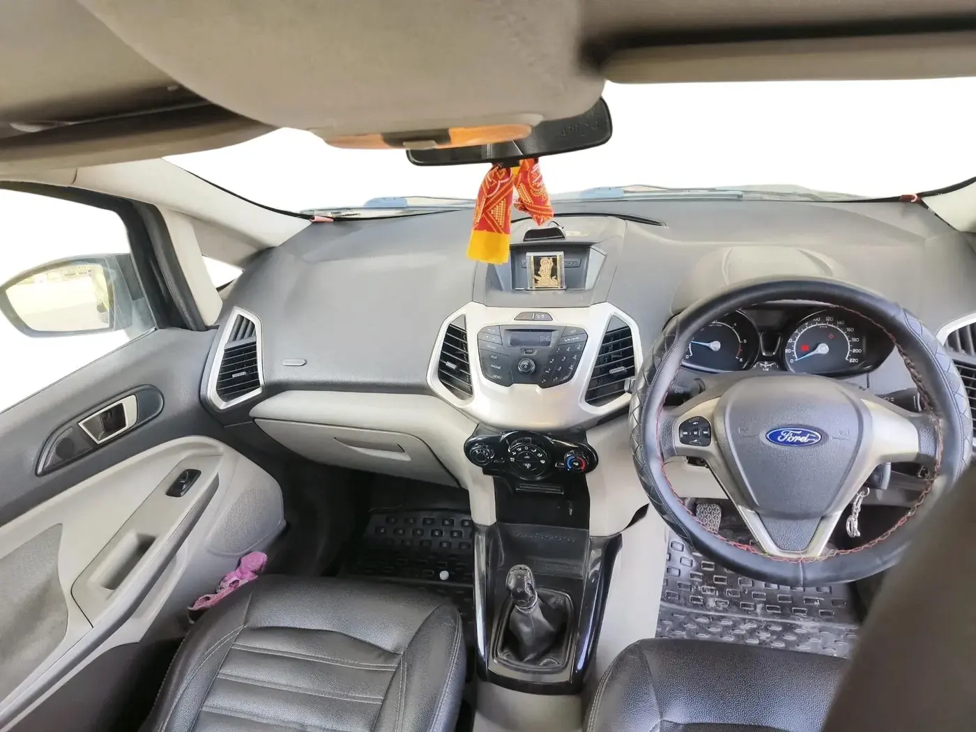 2013 Ford Ecosport TREND 1.5L DIESEL, Diesel, Manual, 1,26,563 km, interior