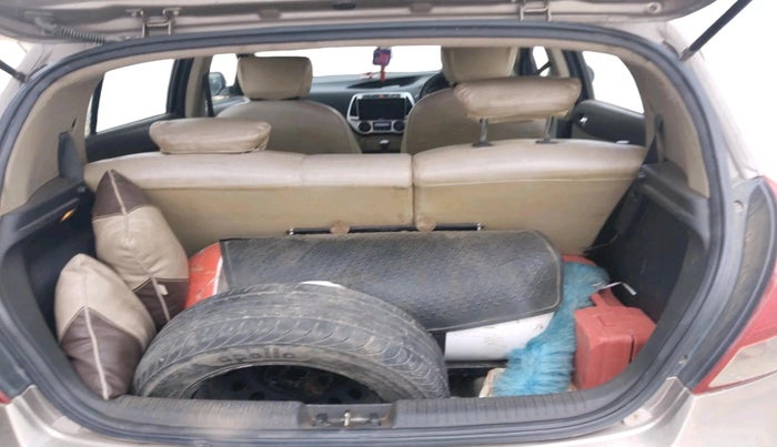 2014 Hyundai i20 SPORTZ 1.2, CNG, Manual, 1,66,412 km, exterior