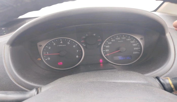 2014 Hyundai i20 SPORTZ 1.2, CNG, Manual, 1,66,412 km, interior