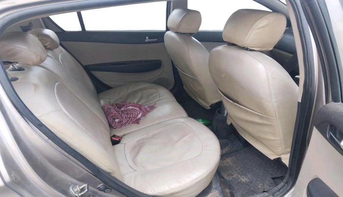 2014 Hyundai i20 SPORTZ 1.2, CNG, Manual, 1,66,412 km, interior