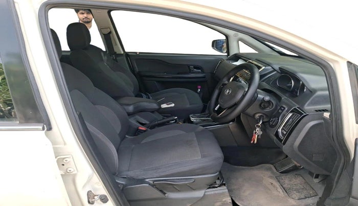 2019 Tata Hexa XMA 4X2 7 STR, Diesel, Automatic, 1,68,882 km, interior